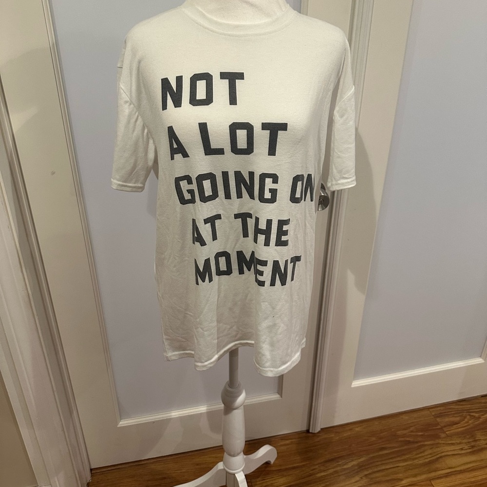 White Graphic T-Shirt- Sz L